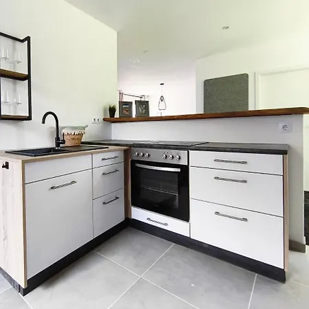 Exclusive 85 Qm Wohnung, Offener Loft-charakter, 24-std Check-in, Separater Eingang, Parkplatz, 6 Personen, 3 Schlafzimmer, Familien- Geschaeftswohnung, Wlan 公寓 巴特萨尔茨乌夫伦