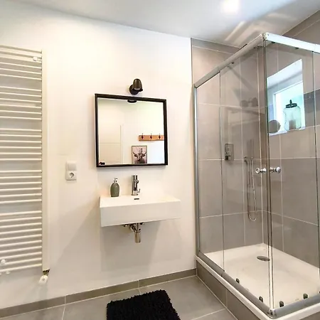 公寓 Exclusive 85 Qm Wohnung, Offener Loft-charakter, 24-std Check-in, Separater Eingang, Parkplatz, 6 Personen, 3 Schlafzimmer, Familien- Geschaeftswohnung, Wlan *