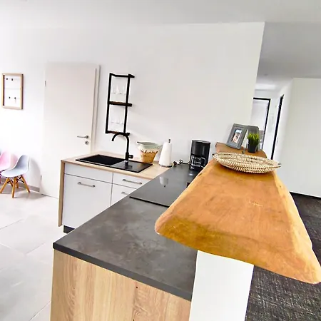 公寓 Exclusive 85 Qm Wohnung, Offener Loft-charakter, 24-std Check-in, Separater Eingang, Parkplatz, 6 Personen, 3 Schlafzimmer, Familien- Geschaeftswohnung, Wlan