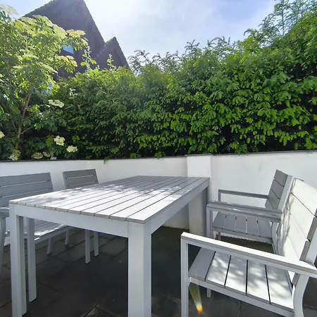 Exclusive 85 Qm Wohnung, Offener Loft-charakter, 24-std Check-in, Separater Eingang, Parkplatz, 6 Personen, 3 Schlafzimmer, Familien- Geschaeftswohnung, Wlan